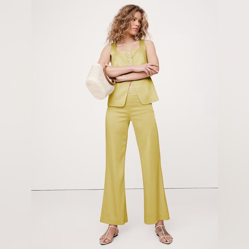 Banana Republic Mid-Rise Kick-Flare Satin Ankle Pant